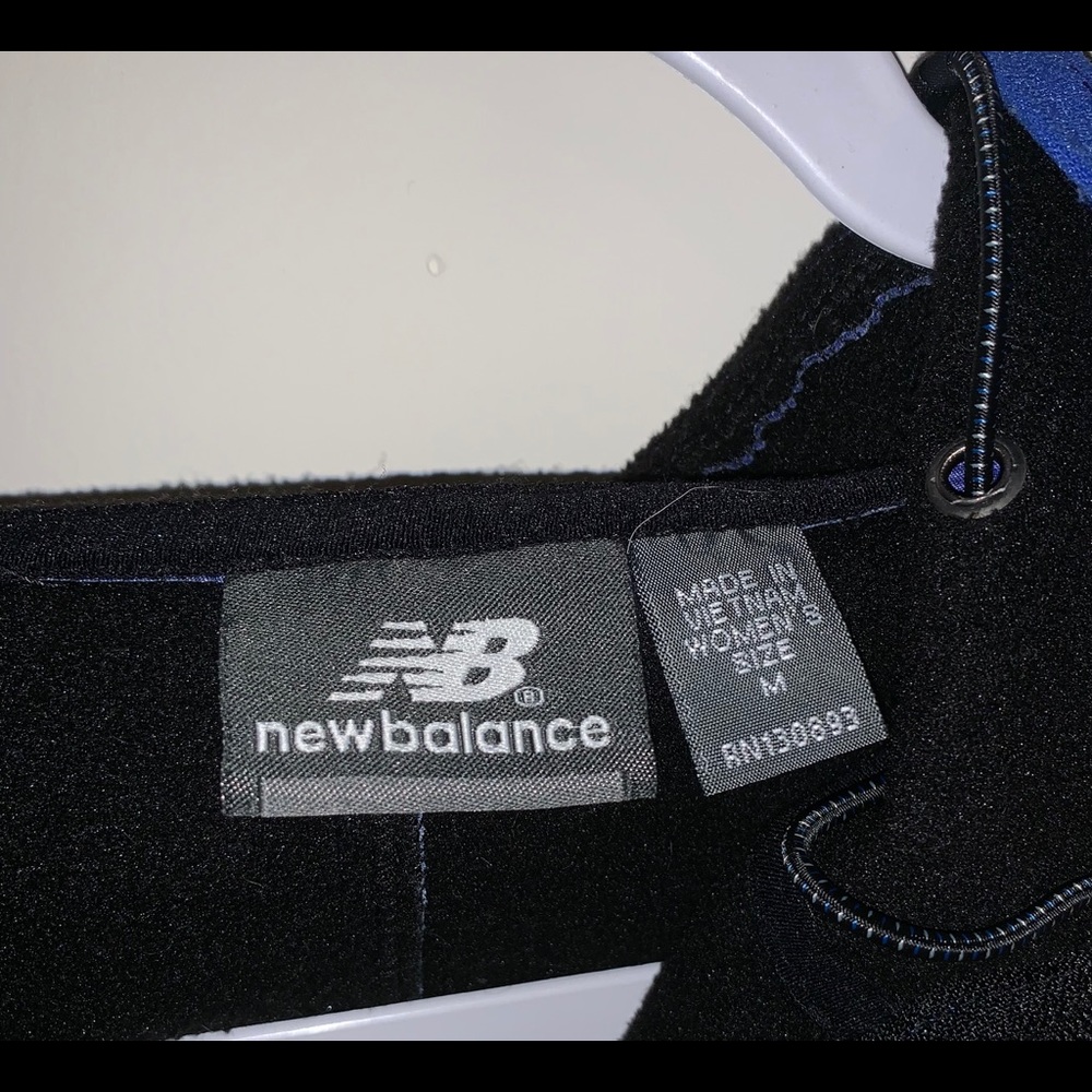NEW BALANCE | gortex shell coat | SZ M 🍇 - Picture 3 of 5